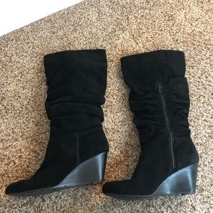 Black mid calf wedge heeled boots